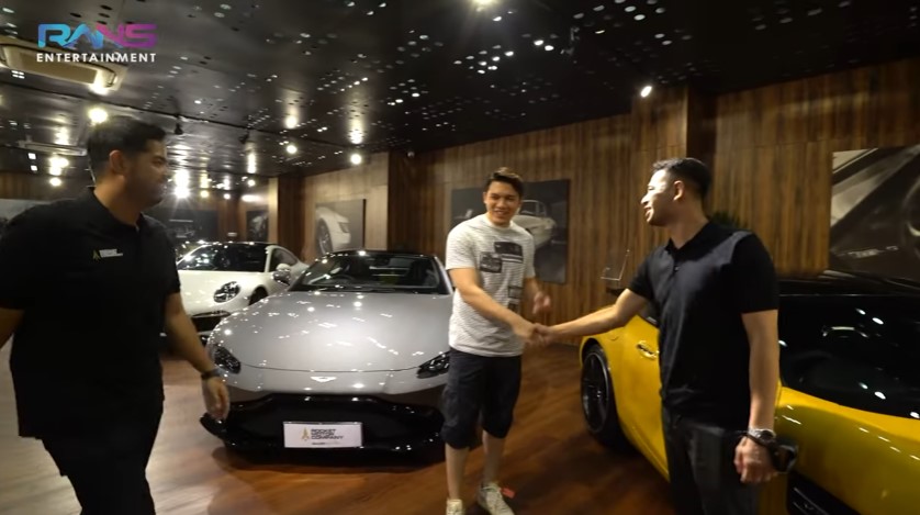9 Momen Raffi Ahmad belikan Irwansyah mobil, ditaksir Rp 5,7 M