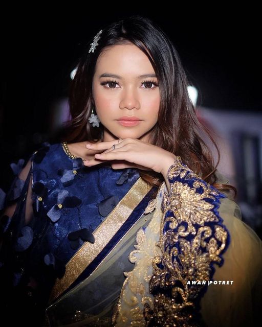 Gaya 9 jebolan kontes dangdut berbaju India, Lesty bak artis Bollywood