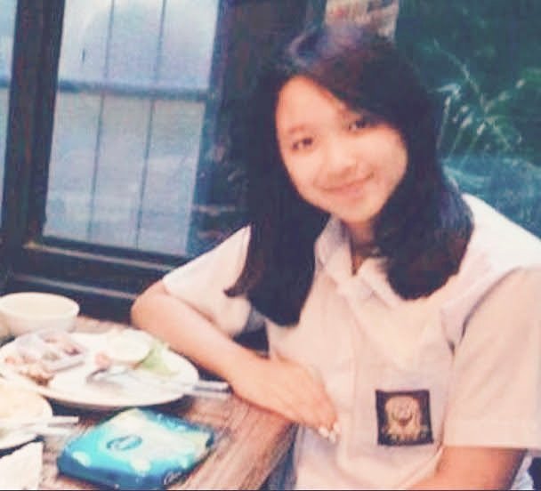9 Potret lawas Dita Karang saat SMA, paras cantiknya dipuji