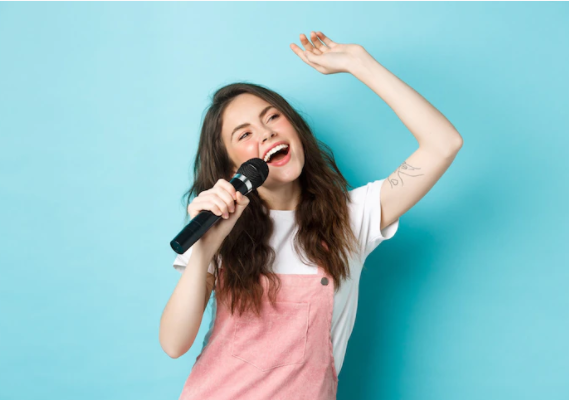 9 Arti mimpi tentang menyanyi, bawa pertanda khusus