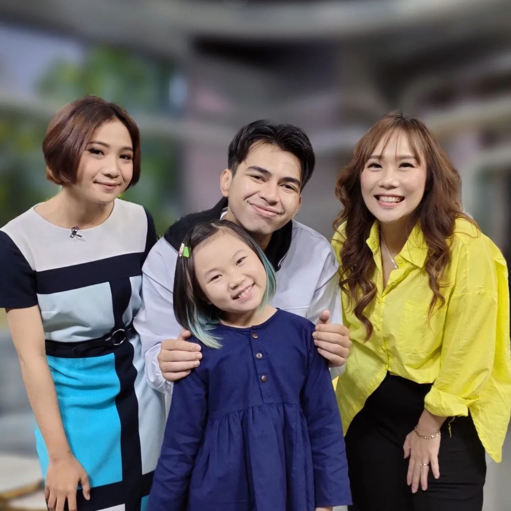 9 Pertemuan Dimas Ahmad dan kembaran Nagita Slavina, muncul di podcast