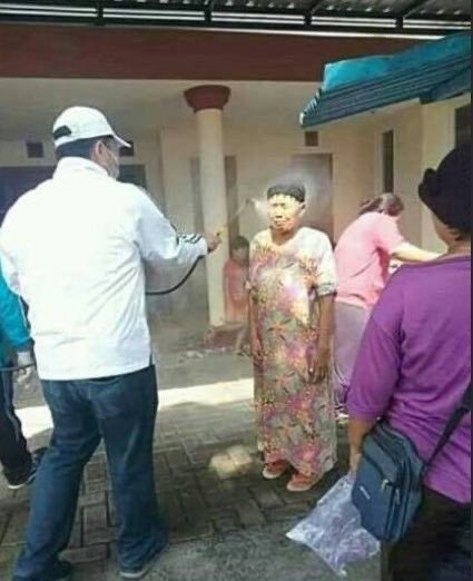 21 Momen detik-detik kena apes ini bikin senyum miris