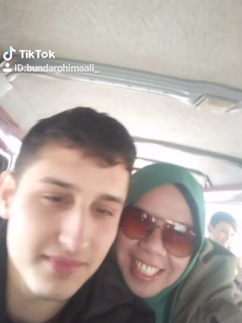 Momen Rohimah quality time keluarga di Turki, anak sambung disanjung