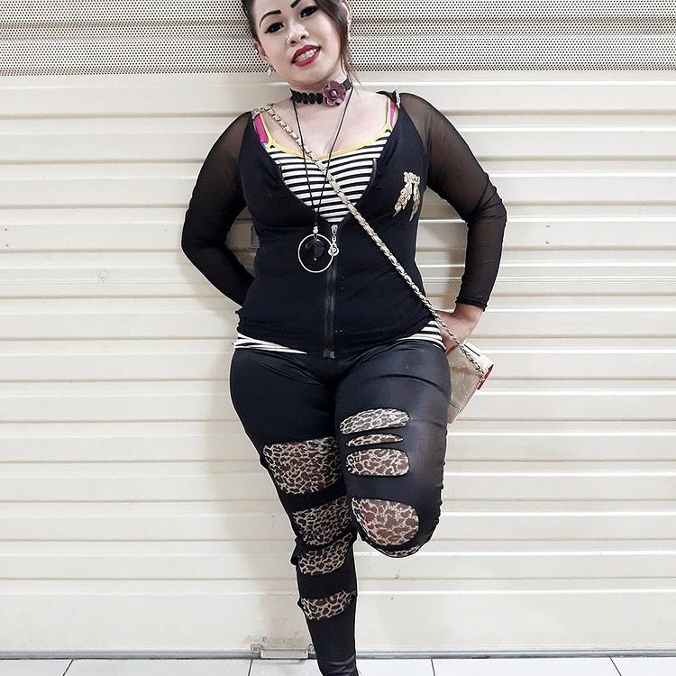 9 Kisah perjalanan karier Tante Lala, dulu biduan kini seleb TikTok