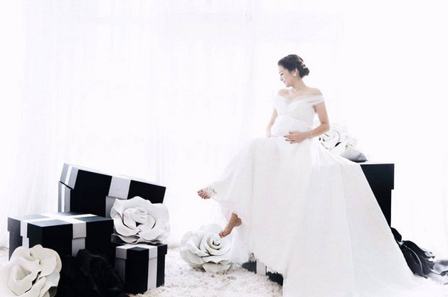 Gaya foto maternity 13 presenter, Jessica Iskandar bergaya ala Beyonce