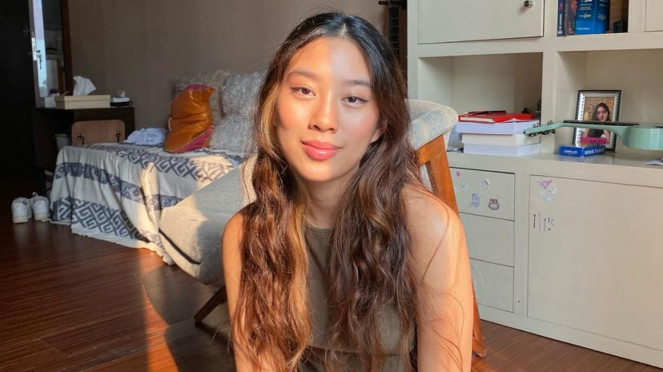 11 Pesona Mezzaluna putri Bimbim Slank, ikut jejak ayahnya jadi musisi