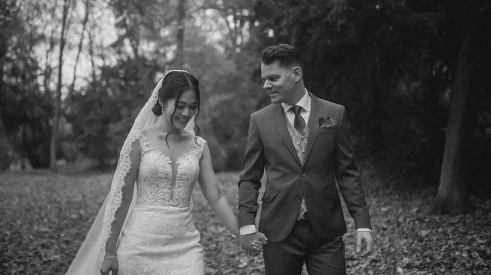 Mantan istri 7 seleb ini jatuh ke pelukan bule, terbaru Rohimah