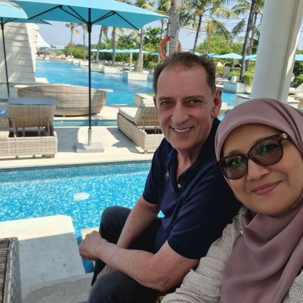 Mantan istri 7 seleb ini jatuh ke pelukan bule, terbaru Rohimah