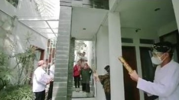 11 Momen Zaskia Gotik beri kejutan ultah ke-39 suami, sewa satu vila