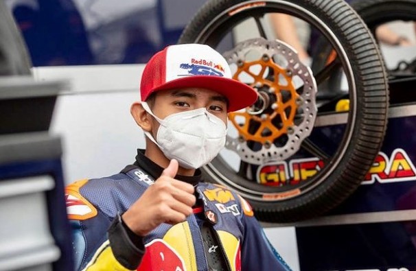 11 Potret Mario Aji, pembalap Indonesia start posisi ketiga di Moto3