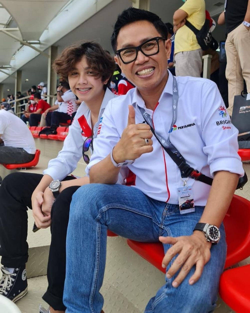 Paras anak Eko Patrio disorot saat nonton MotoGP di Sirkuit Mandalika