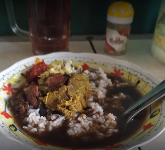 7 Tempat makan rawon legendaris di Surabaya, ada yang buka 24 jam