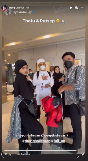 11 Momen Fuji dan Thariq Halilintar berangkat umroh, diantar keluarga