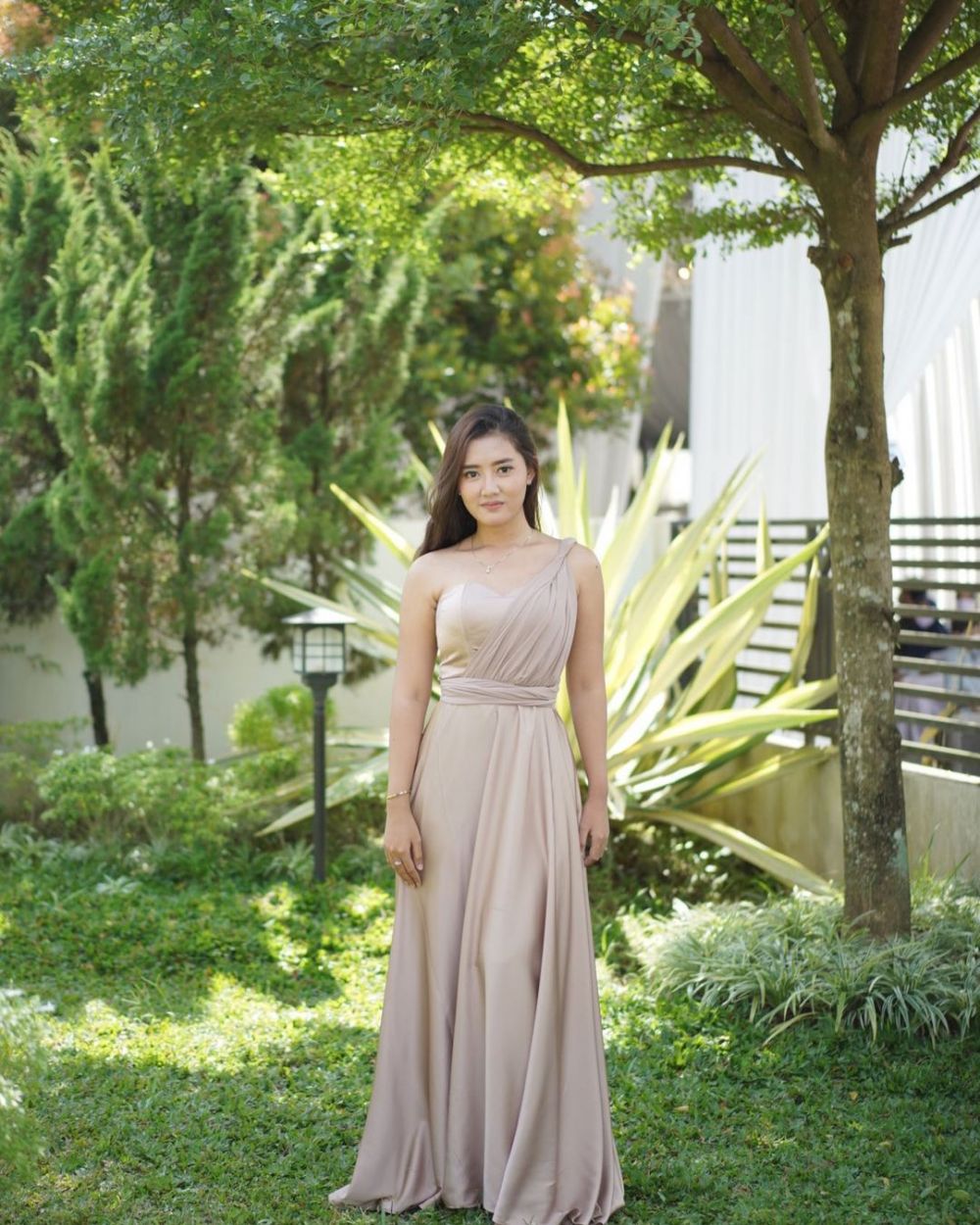 Pesona 7 asisten pribadi Hotman Paris, bikin susah kedip