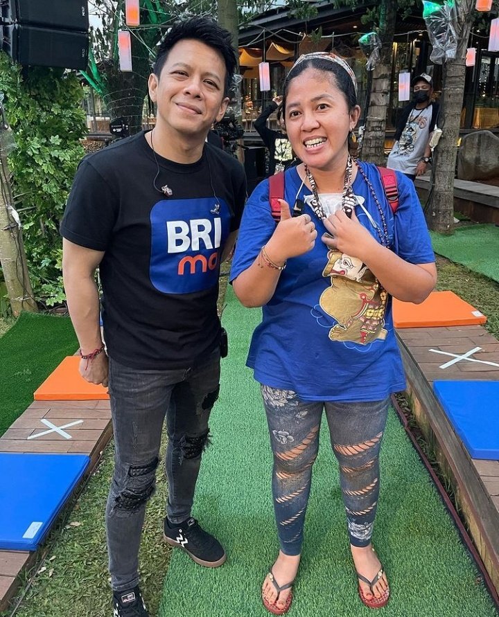 Heboh potret Rara dengan Ariel Noah, jadi pawang hujan saat konser