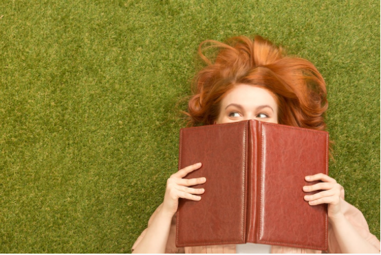 Cerita fiksi adalah: Ketahui arti, ciri-ciri, unsur, dan jenisnya