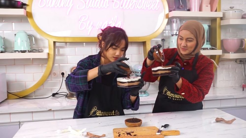 9 Langkah Fuji bikin dessert box, praktis & cokelatnya leleh sempurna