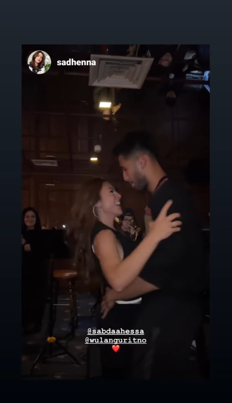 9 Momen mesra Wulan Guritno dan Sabda Ahessa, selisih usia 15 tahun