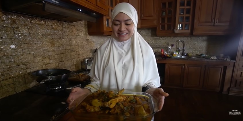 Masakan rumahan serba ayam ala 11 seleb, simpel dan mudah ditiru