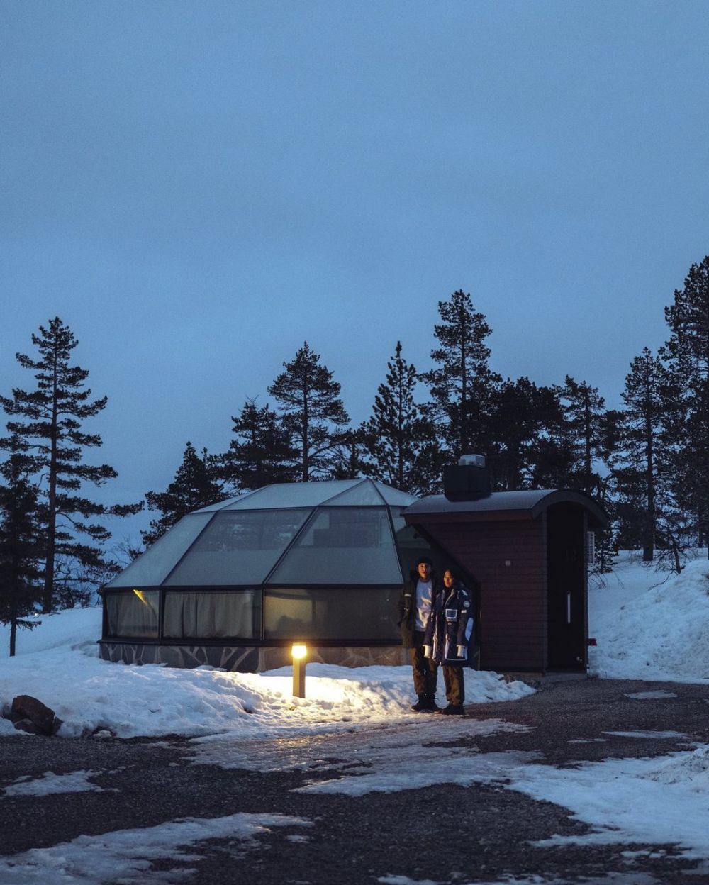 9 Potret honeymoon Alika Islamadina di Finlandia, berburu aurora