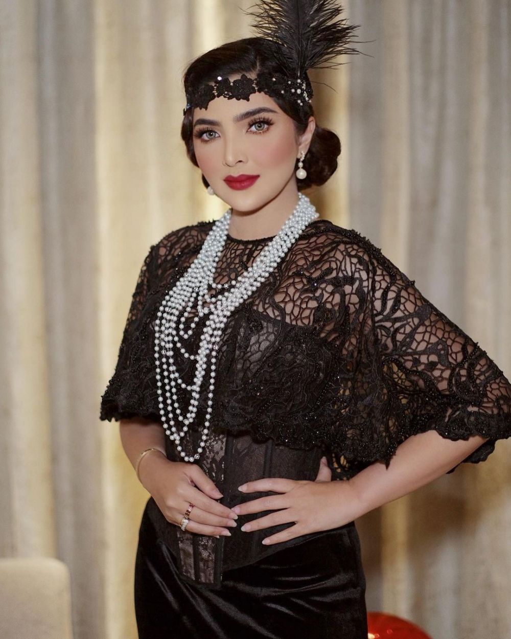 Dandan gaya vintage, 7 potret Ashanty ini dinilai mirip bangsawan