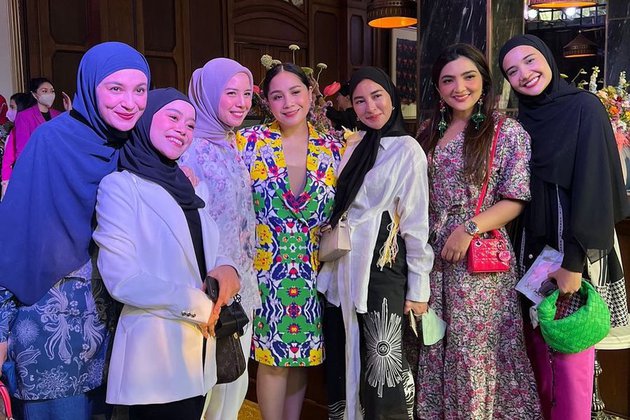 7 Gaya Lesty Kejora di acara launching busana Nagita Slavina, elegan