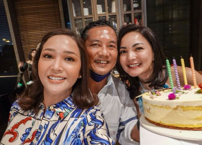 7 Gaya Maia Estianty hadiri acara ultah, percaya diri tampil natural