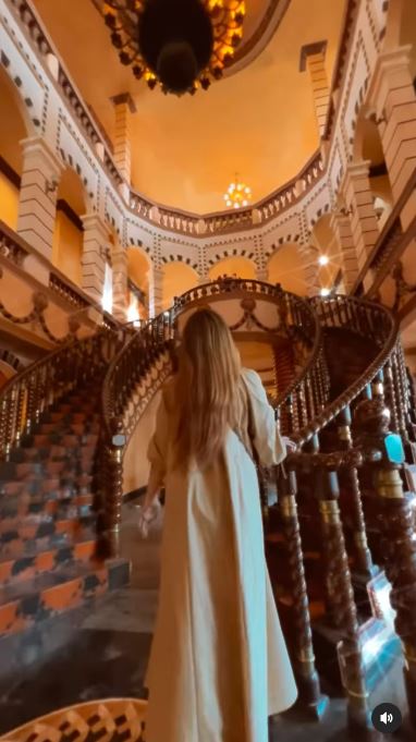 9 Penampakan rumah ibunda Tasya Farasya, mirip istana Disneyland