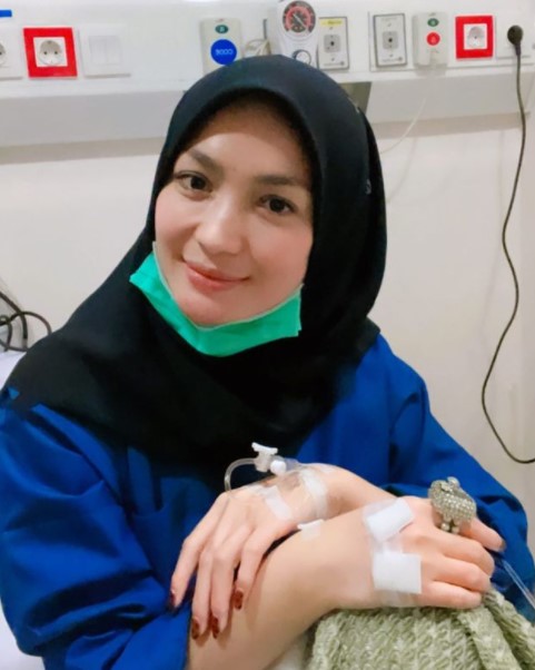 9 Potret Imel Putri tanpa makeup, punya alis tebal alami