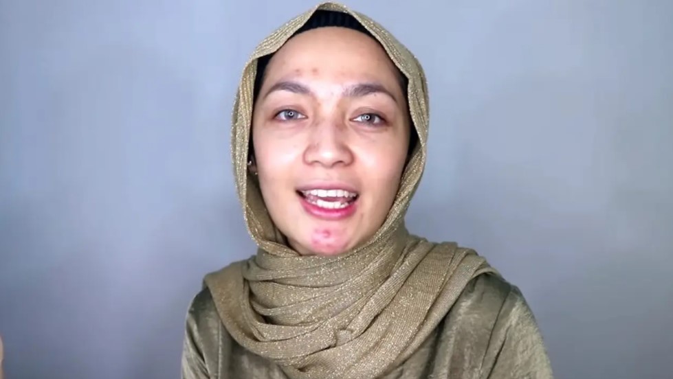 9 Potret Imel Putri tanpa makeup, punya alis tebal alami