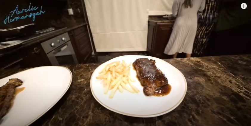 10 Masakan Aurel Hermansyah untuk suami, praktis dan menggugah selera