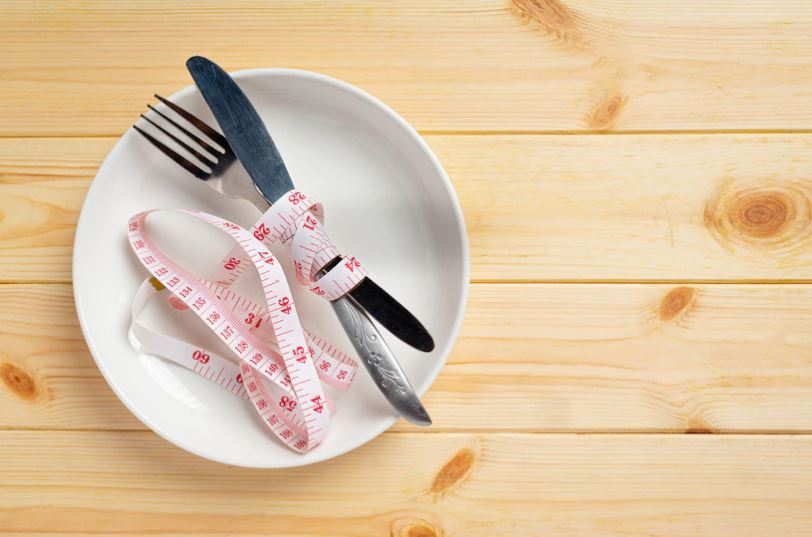 8 Cara Ricky Cuaca jaga makan saat cheating day ini tak bikin gendut