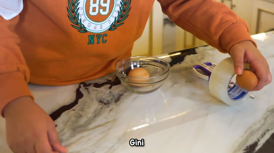 7 Cara cepat mengupas telur rebus ala Tasyi Athasyia, hasil mulus