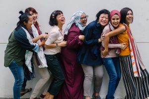 Setia atau egois? Ketahui watak asli sahabat berdasarkan zodiaknya