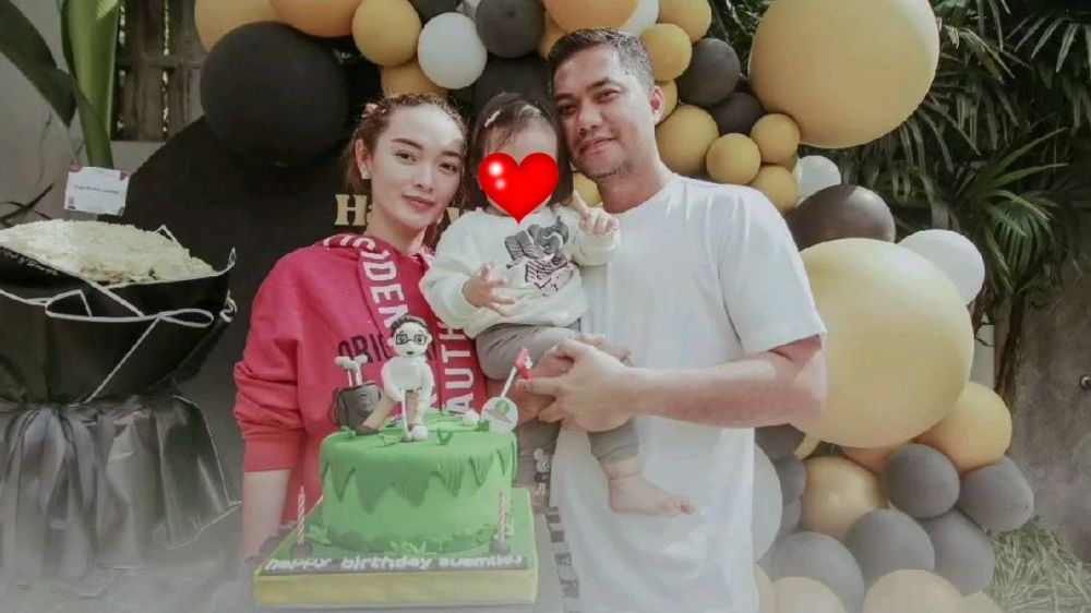 7 Gaya Zaskia Gotik pamer baby bump anak kedua, simpel pakai dress