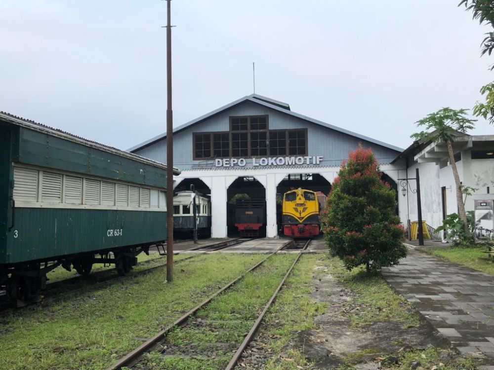 5 Serunya jalan-jalan ke Museum Kereta Api Ambawara, bak ke masa lalu