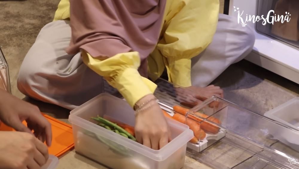 9 Cara menata kulkas ala Nycta Gina, rapi dan makin luas