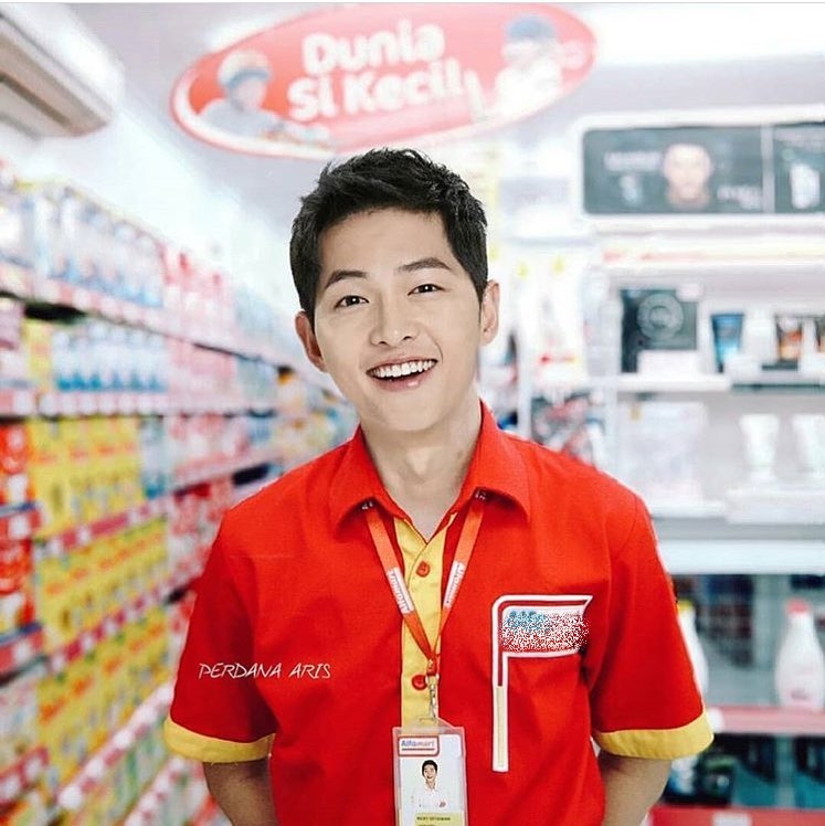 11 Editan lucu seleb Korea jadi pegawai minimarket, ada Song Joong-ki