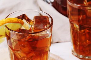 11 Bahaya sering minum es saat berbuka puasa, menurunkan detak jantung
