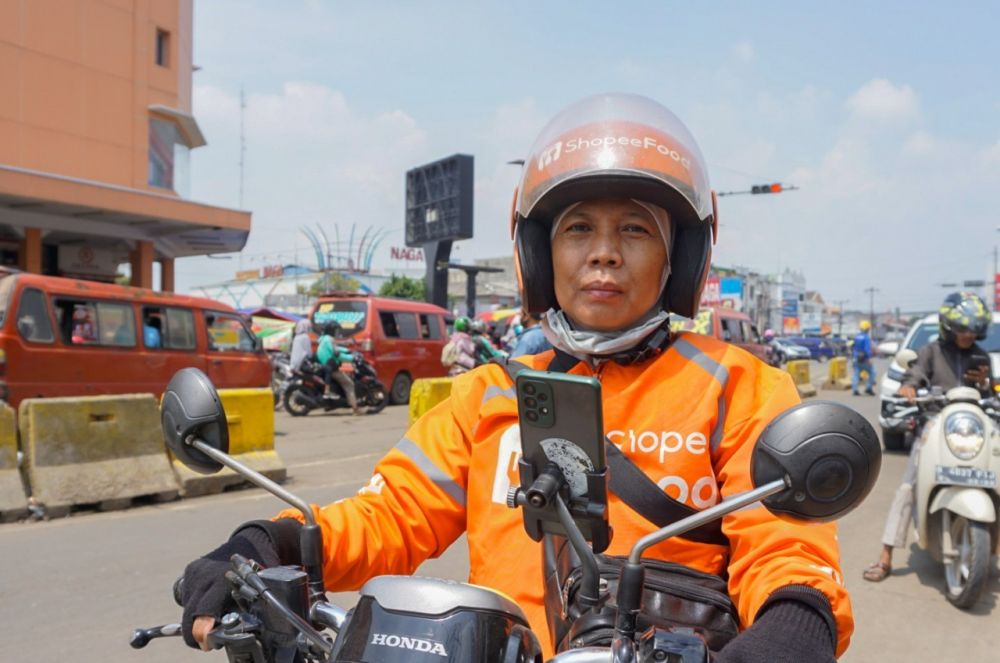 Kisah perjuangan 2 Kartini modern rela banting tulang jadi driver ojol