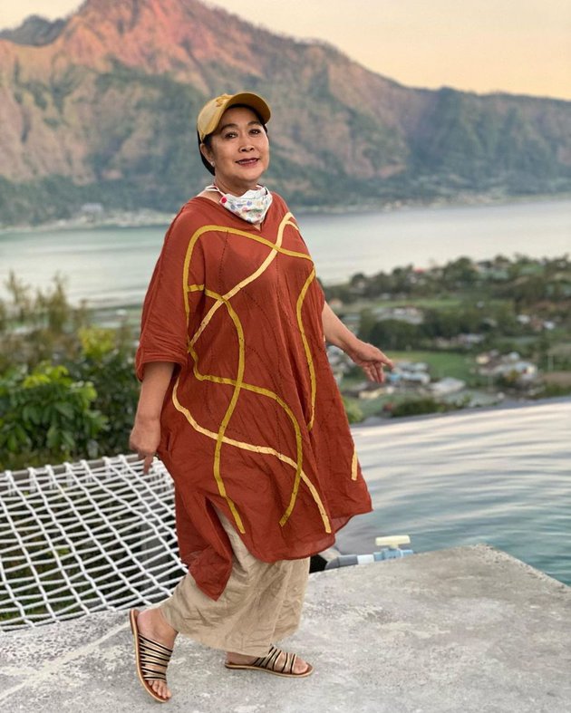 Pernah perankan RA Kartini, intip 11 potret masa muda Jenny Rachman