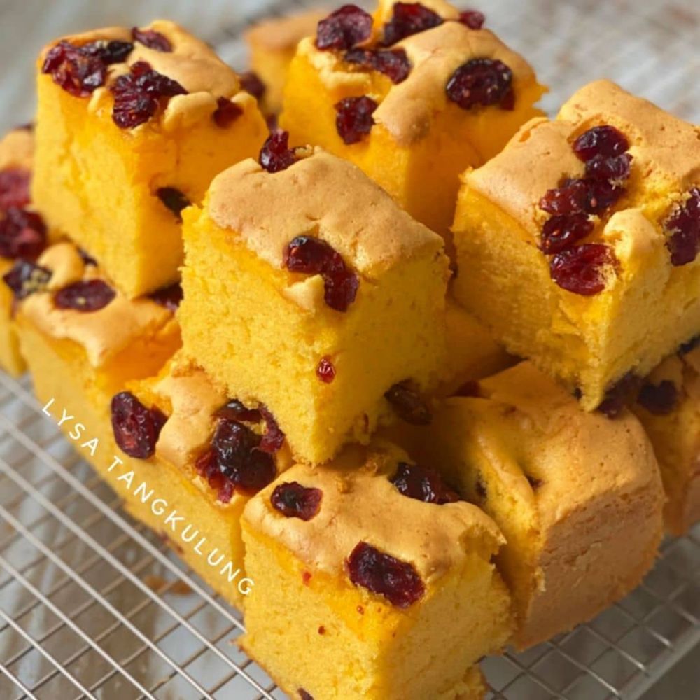 13 Cara membuat bolu panggang buah, lezat, lembut, dan antigagal