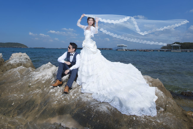 5 Cara hasilkan foto prewedding keren tanpa editan, hasil aesthetic