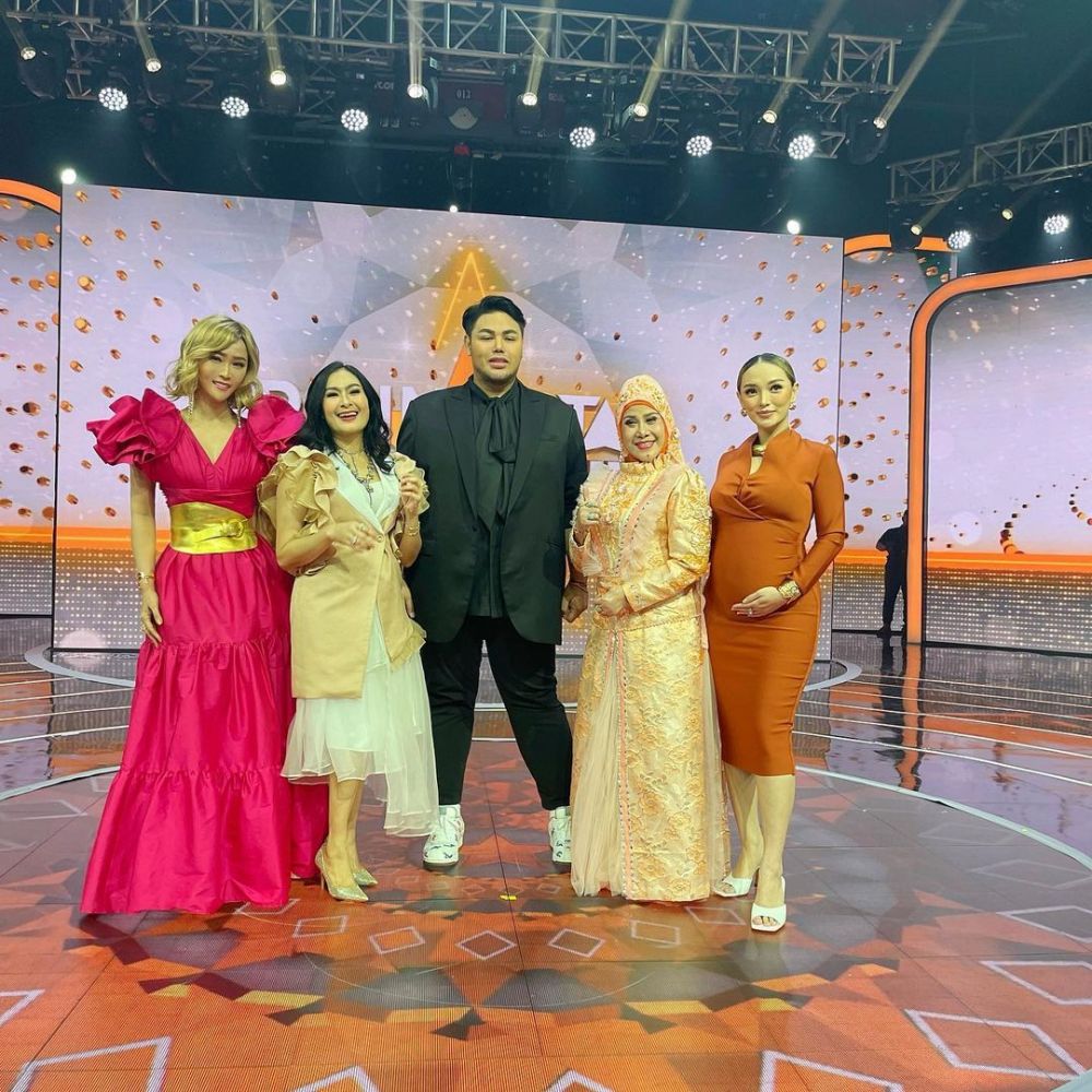 zaskia gotik manggung saat hamil ke-2 © instagram