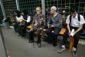 Mengenang kesahajaan Syafii Maarif, tolak diantar naik mobil pilih KRL