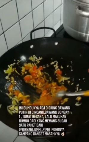11 Langkah Zaskia Gotik masak nasi briyani, bumbunya cuma 4 bahan