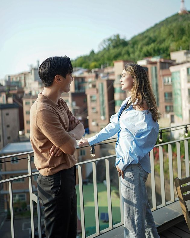 Akrab banget, ini momen pertemuan Luna Maya dan Siwon di Korea