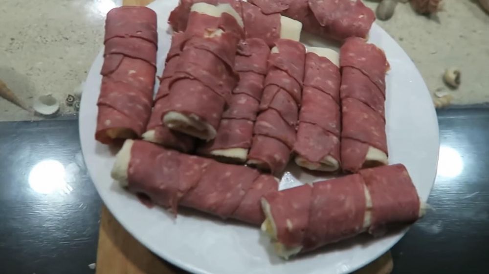 10 Langkah Amel Carla bikin smoke beef roll, praktis dan padat gizi
