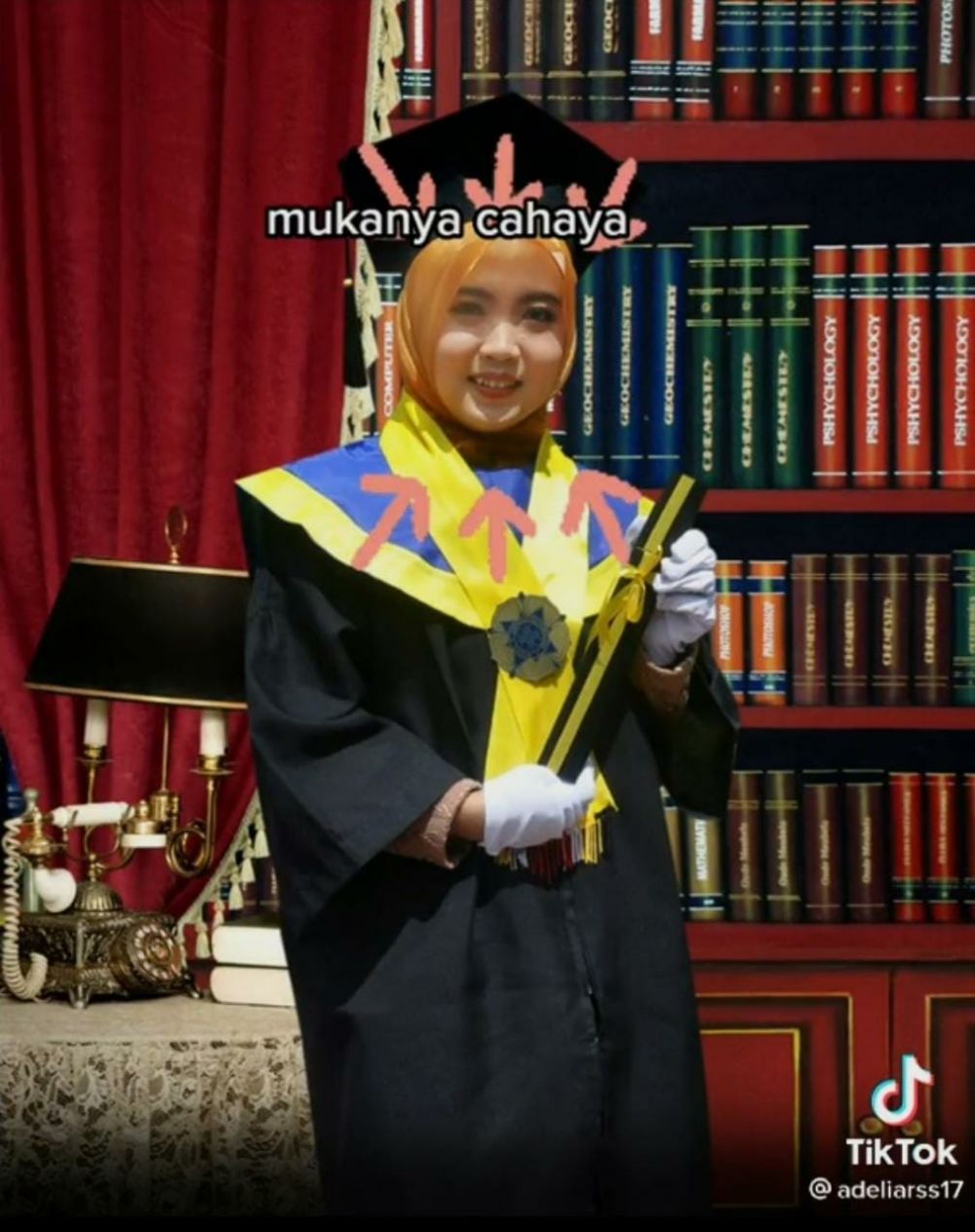 Bayar mahal untuk foto wisuda, hasil jepretannya bikin menangis