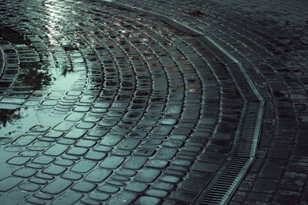 Drainase adalah pembuangan air, ini kegunaan dan jenisnya